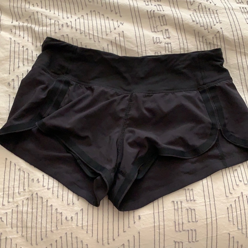 Size 4 lululemon shorts